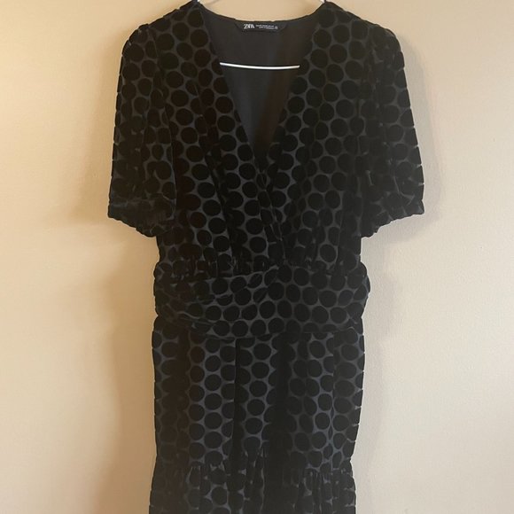 Cute Zara Dress - Picture 2 of 3